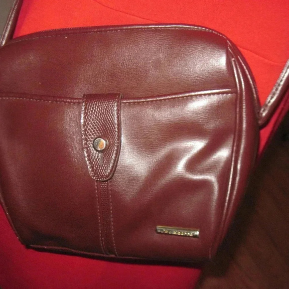 Vintage LIZ CLAIBORNE Crossbody Bag Purse Burgundy - Picture 2 of 6